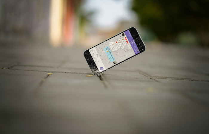 Apple Third Party Repair Cracked Screen