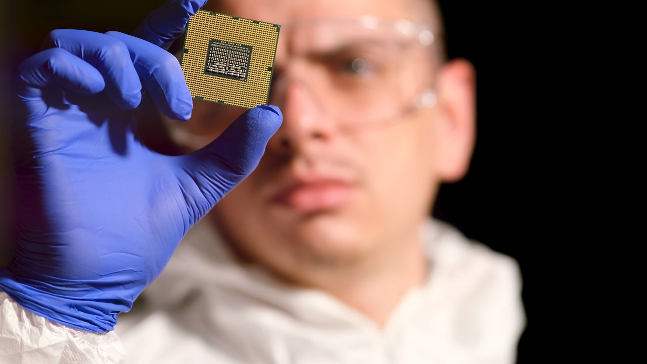 The Differences Between ARM and Intel x86-64