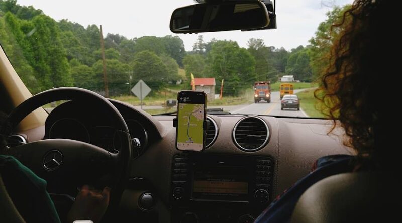 Google Amps Warn Cops While Driving