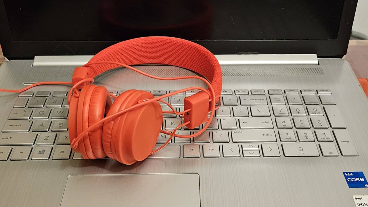 Headphones Not Working in Windows? Here Are Some Fixes