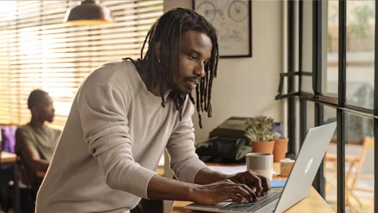 Hp 255 G10 Laptop Featured