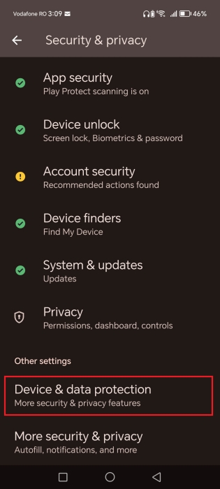 Tapping on "Device & data protection" option in Android Settings on Honor phone.