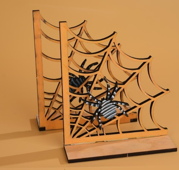 Spider bookends with clean cuts thanks to air assist module.