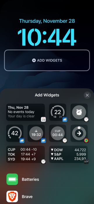 Selecting widgets for iPhone lock screen. 
