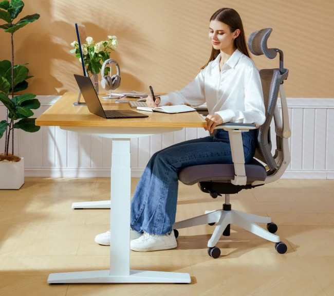 Woman Using E9 Desk
