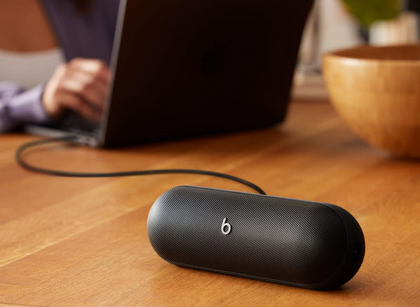Beats Pill Connected To Laptop