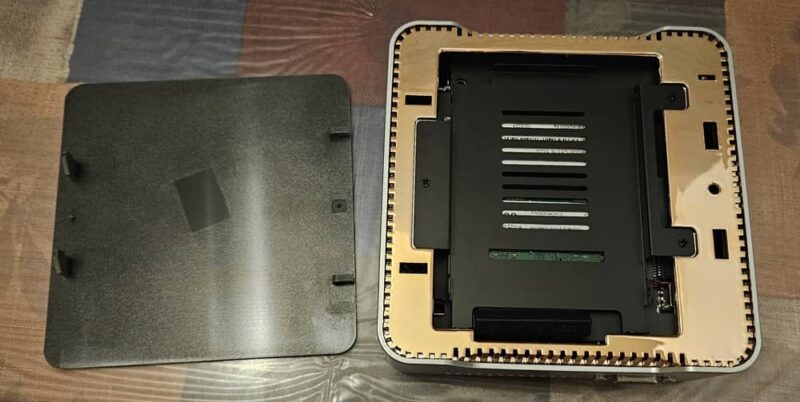 Opening the Kamrui case.