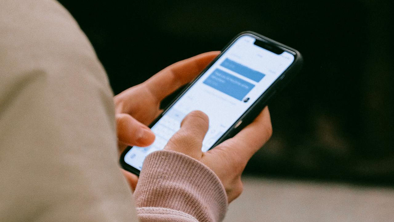 Use These Encrypted Messaging Apps to Protect Yourself Now