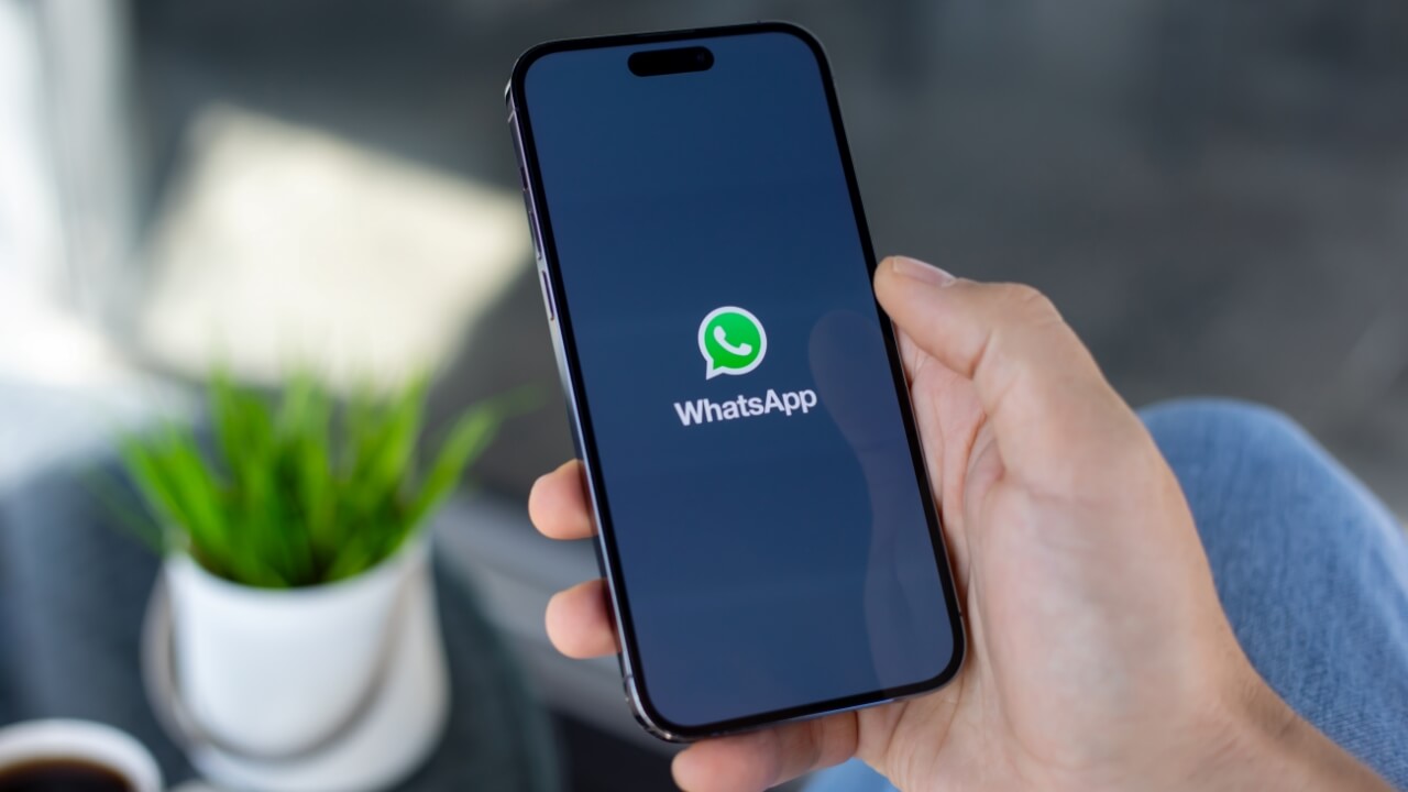 How to Create (and Manage) a WhatsApp Community
