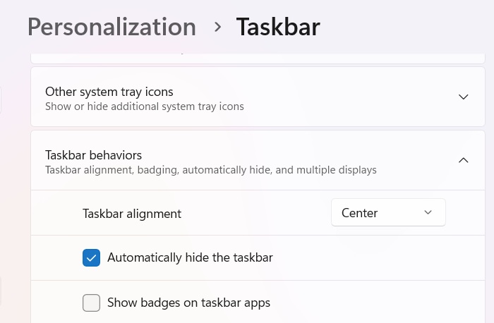 Automatically hide the taskbar option in Windows 11.