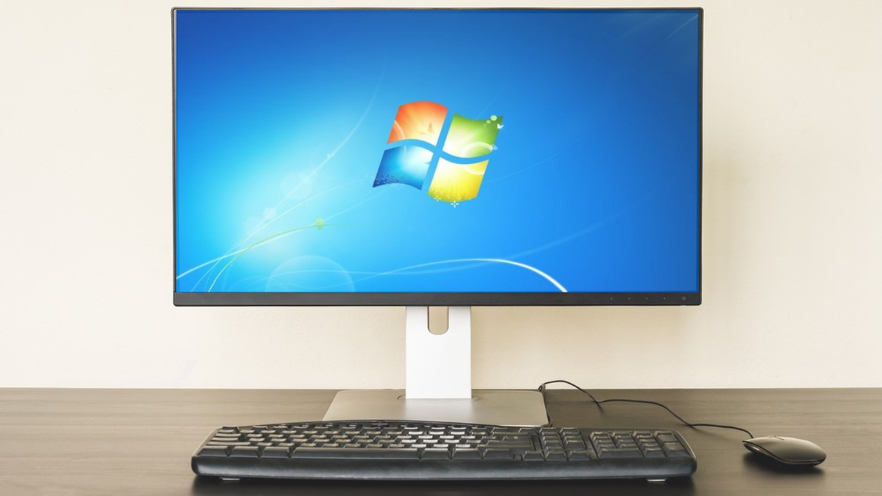 PC with Windows 7 wallpaper