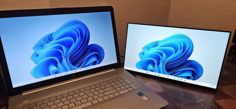 Using the Cevaton Laptop Screen Extender P5 detached in landscape mode.