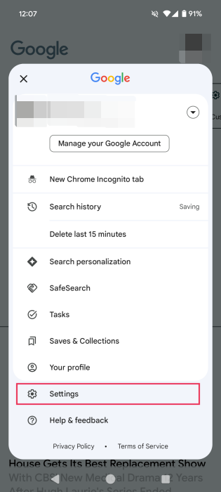 Tapping Settings option in Google Discover on Android.