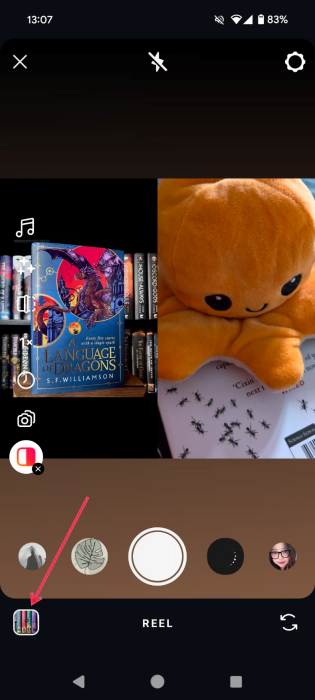 Pressing on Gallery button in Reels Remix page on Instagram.