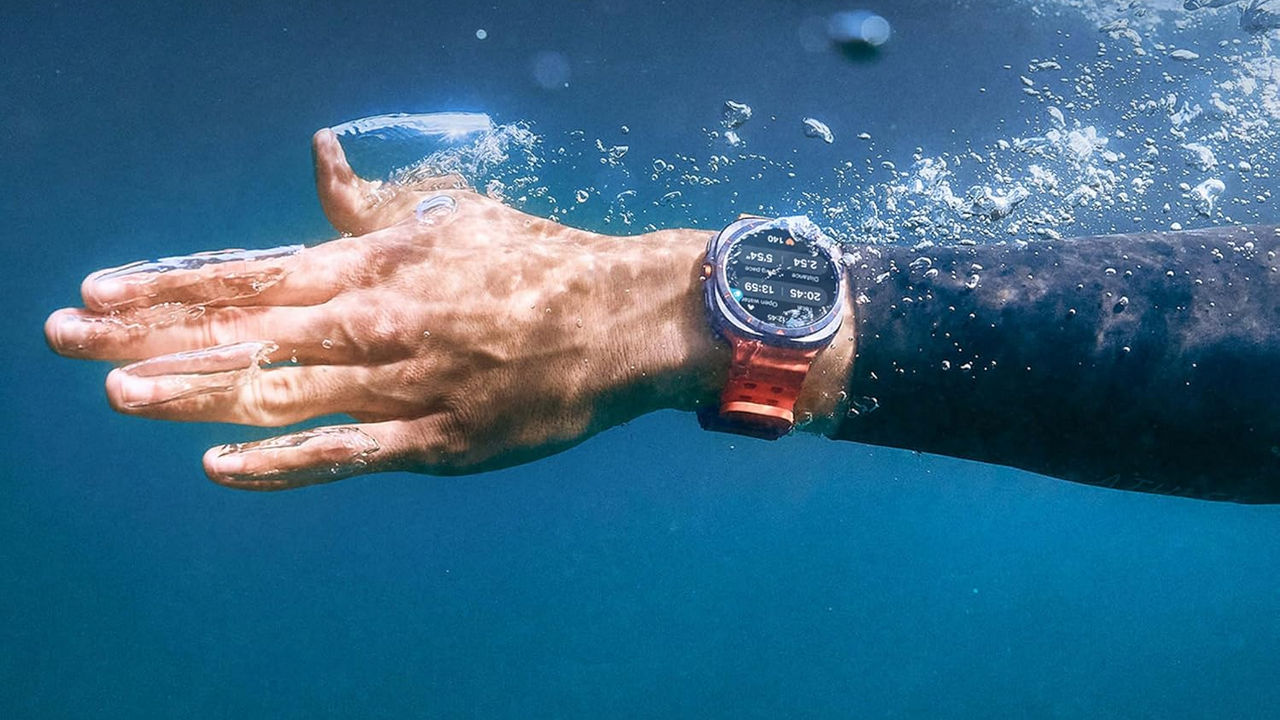 Samsung Galaxy Watch Ultra In Water