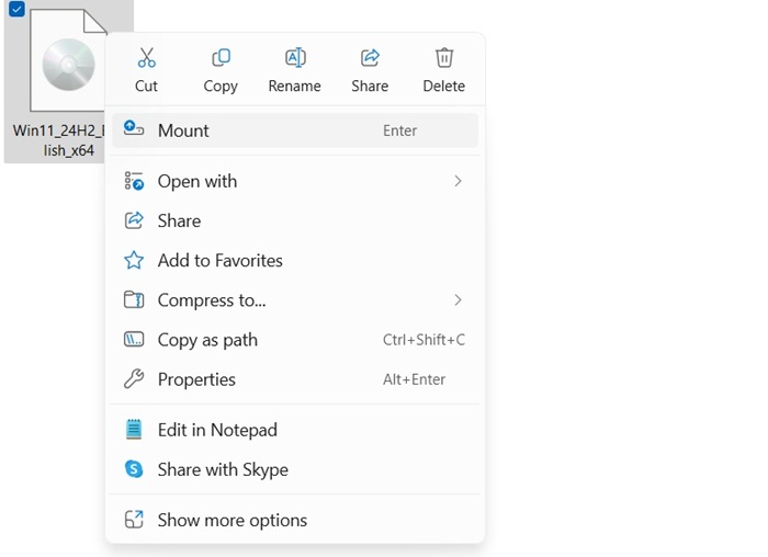 Right-click to mount a downloaded Windows 11 ISO to open it.