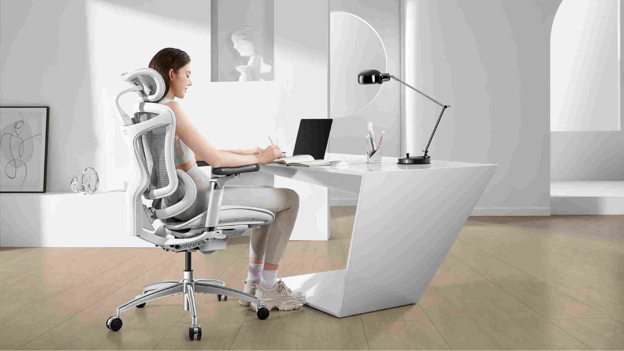 Woman Sitting in Sihoo Doro C300 Pro Chair
