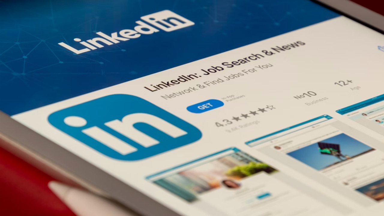 How to Keep Your LinkedIn Feed Relevant