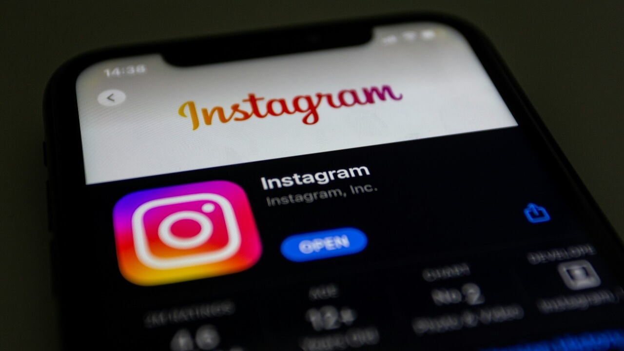 How to Create an Anonymous Poll on Instagram