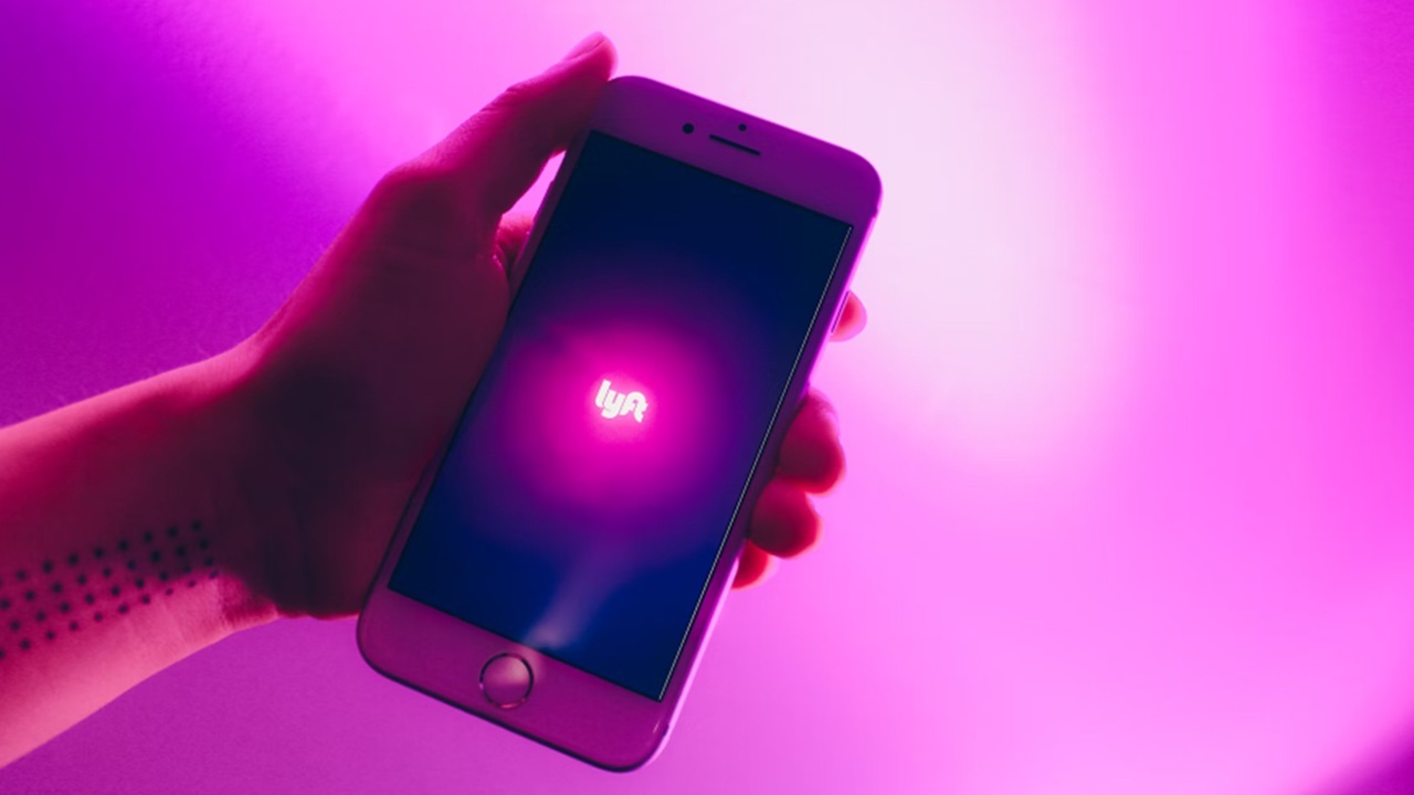 Lyft Robotaxis Arriving Driver Free By 2026