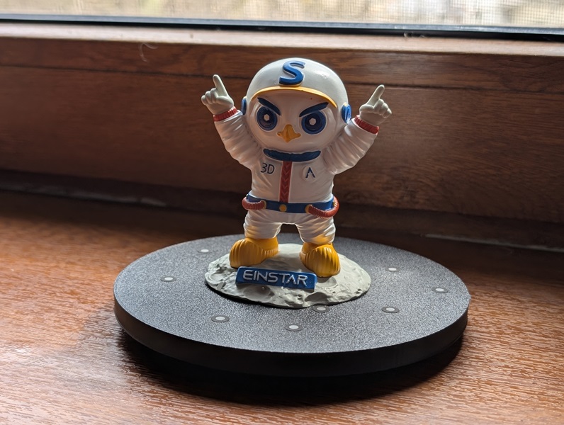 Einstar mascot on turntable I 3D printed.