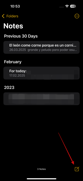 Tapping on "New Note" button in Notes app on iPhone. 