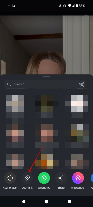 Pressing on "Copy link" button on Instagram Reel page. 