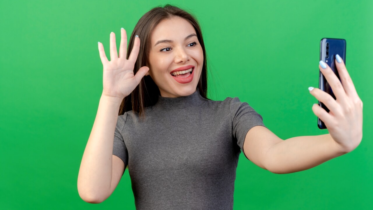 Hands Full? Use Palm Timer to Take Selfie on Android