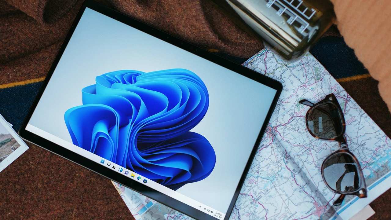 Featured Image: Overcoming Windows11 24H2 compatibility hold errors.