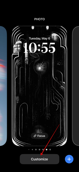 Tapping on "Customize" button on iPhone lock screen. 