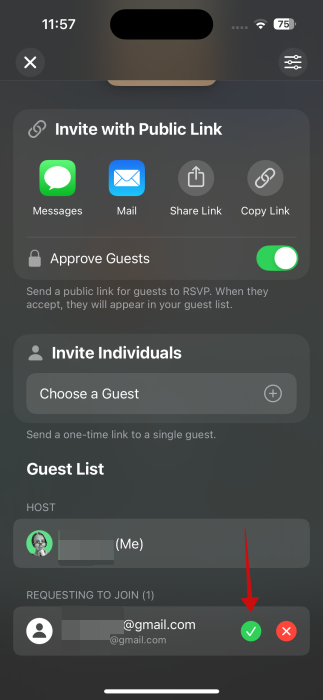 Approving guest to join event in Invites app on iPhone. 