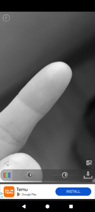 Using Microscope mode in Magnifier Microscope app on Android. 