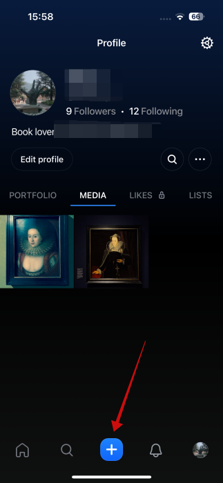 Tapping + button to create new post in Flashes app. 