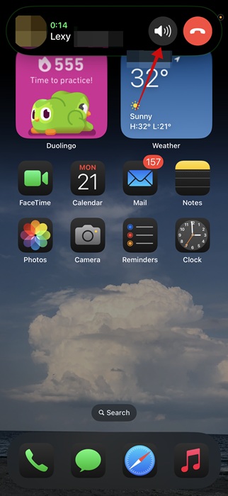 Switching to speaker during call from Dynamic Island on iPhone. 