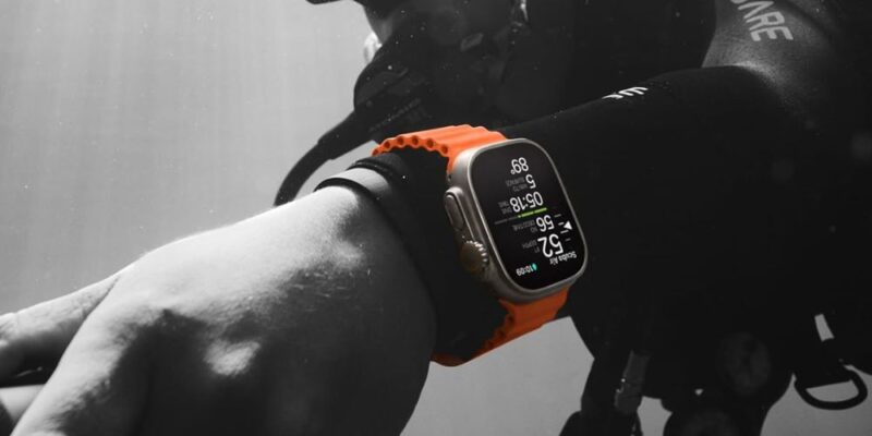 Apple Watch Ultra 2 Under Water