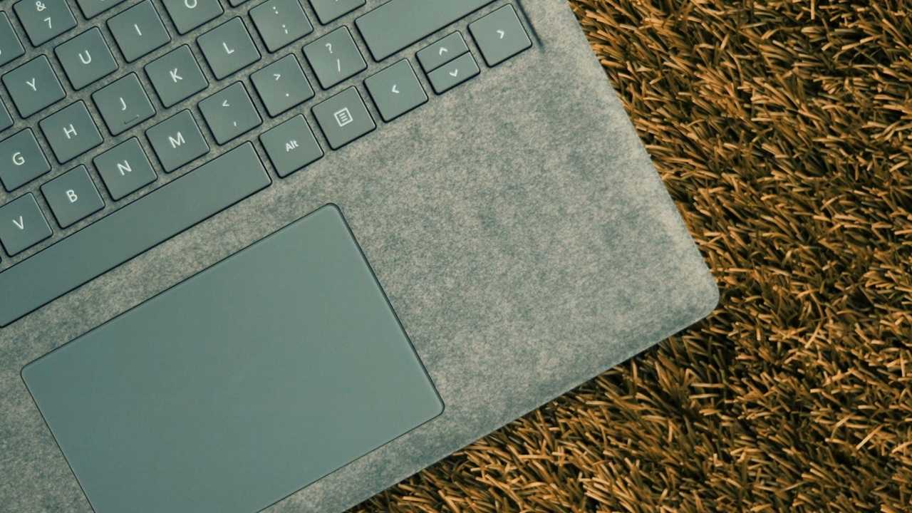 Featured img: touchpad gestures in Windows.