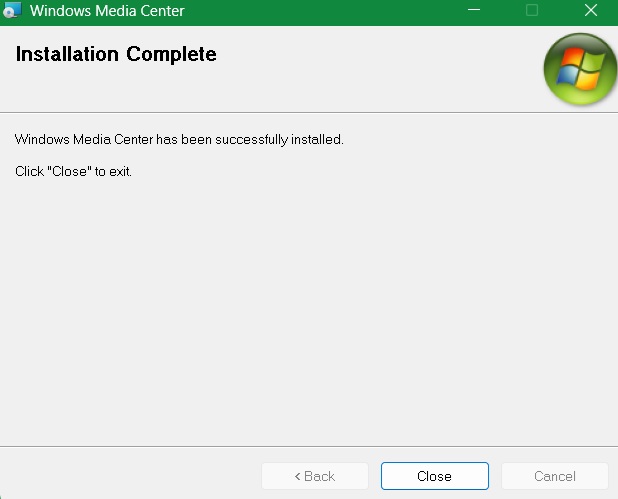 Windows Media Center "Installation complete" message.