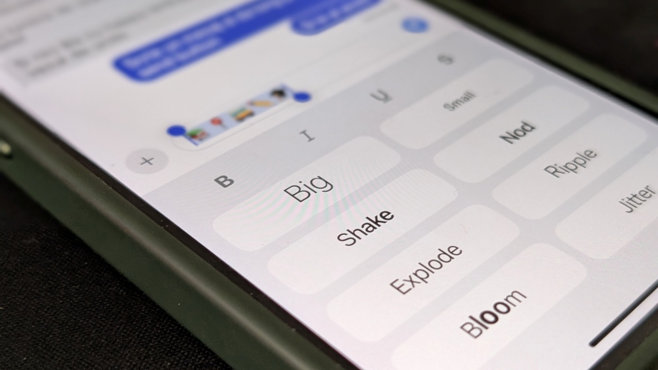 How to Animate Text and Emoji in Messages on iPhone