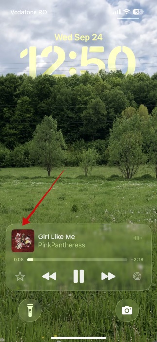 iOS 26 Lock Screen Now Playing Apple Music