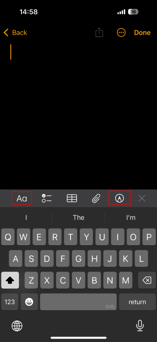 Selecting a way to input equation in Math Notes on iPhone. 