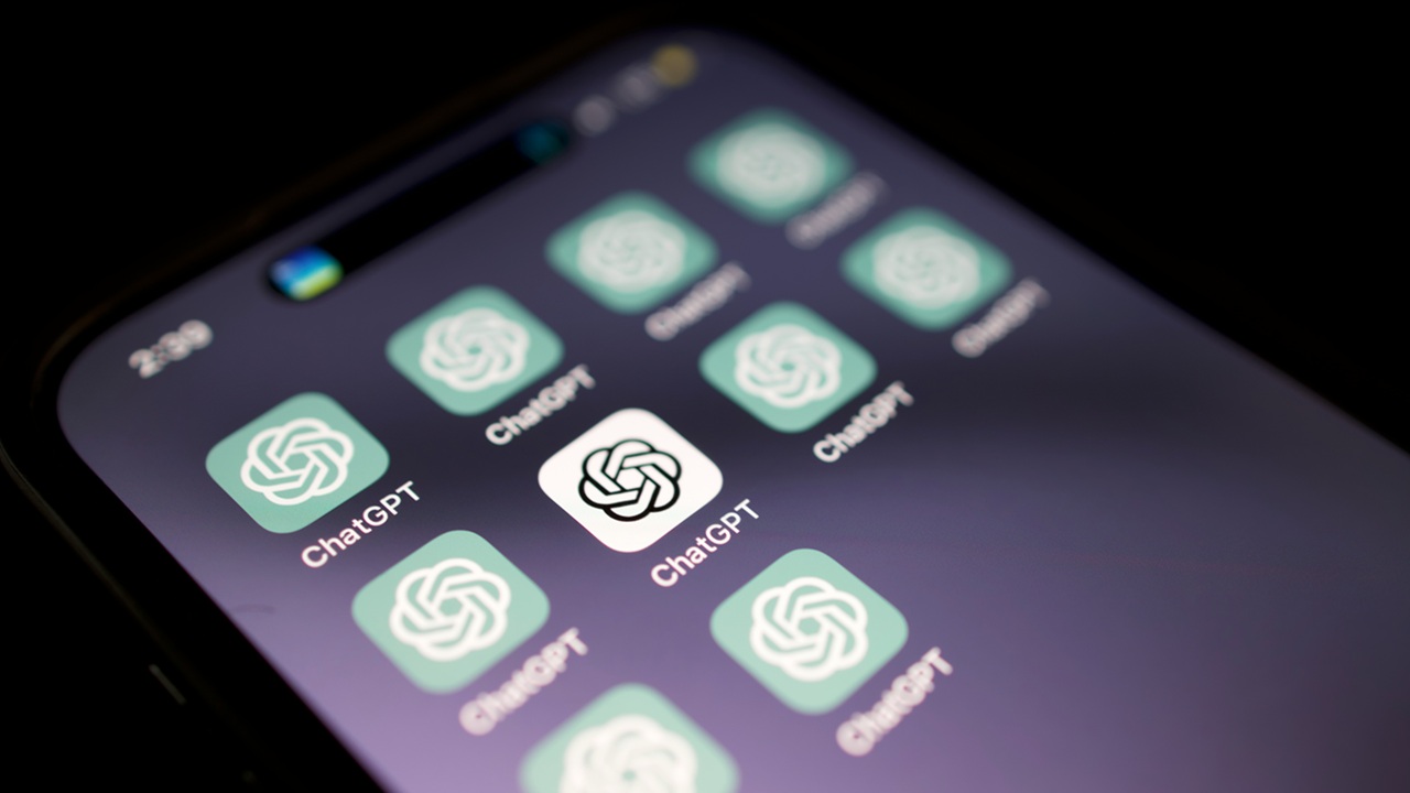 ChatGPT Group Chats Make It Easier to Collaborate with Your Friends