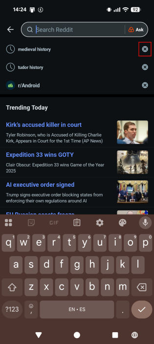 Deleting search query in Reddit app on Android. 