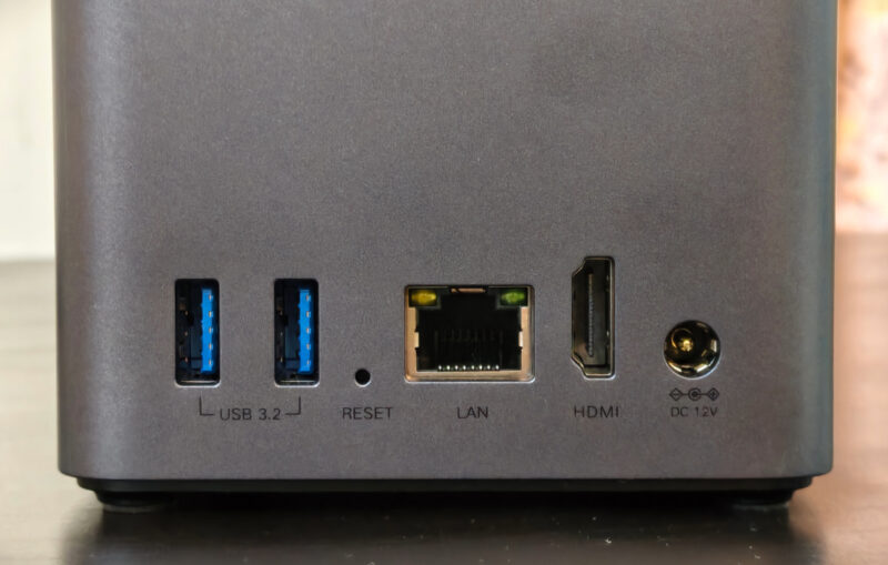 Ugreen NAS ports