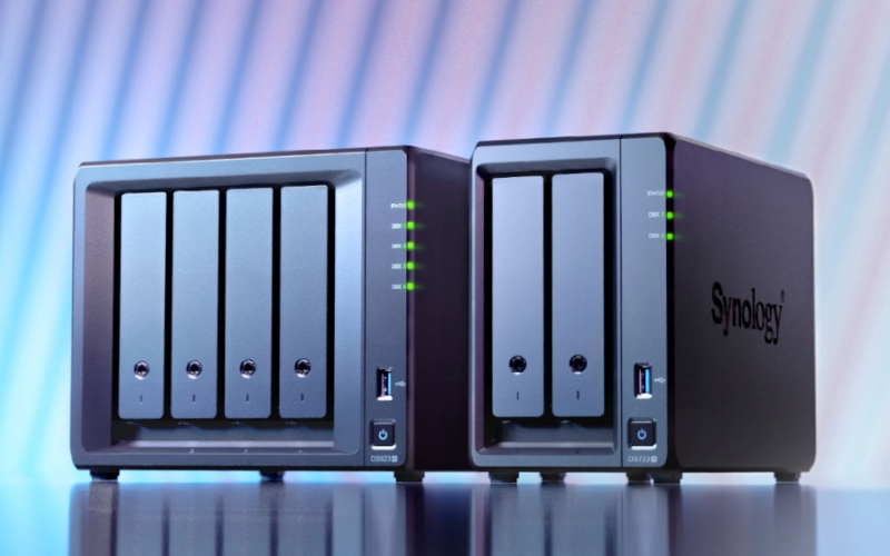 Synology Nas against a colorful background