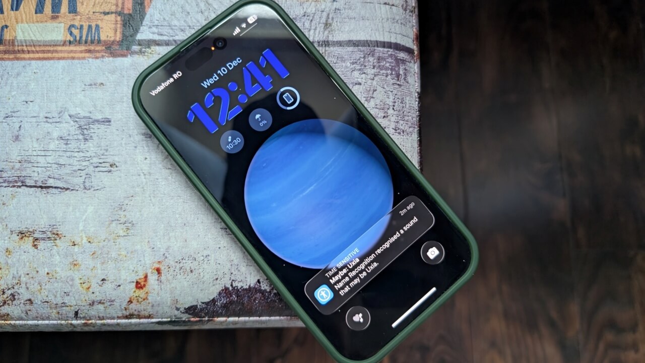 Use This iPhone Trick to Hear When Someone Needs You, Even with Music On