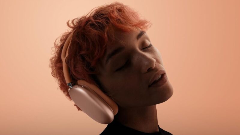 AirPods Max Listening