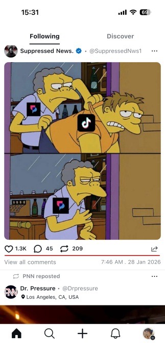 Options to like post, comment and reshare in UpScrolling app. 