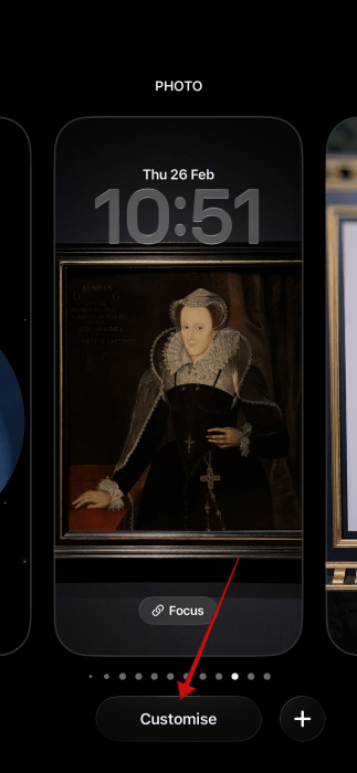 Tapping on "Customize" button on iPhone lock screen. 