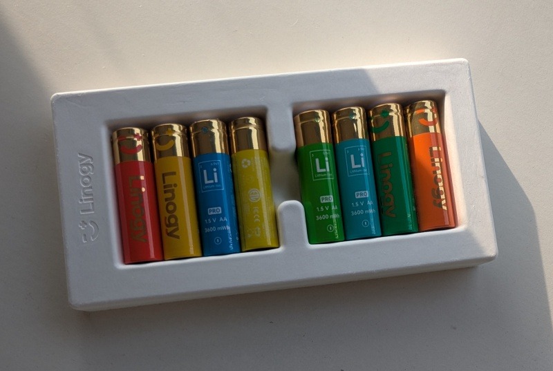 Linogy AA battery pack view. 