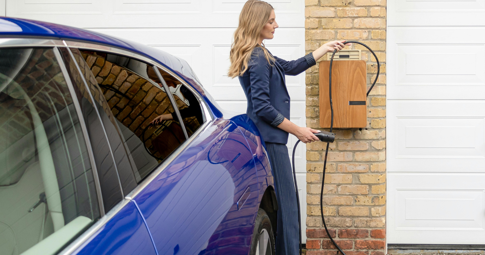 A breakthrough in solid-state lithium-sulfur batteries has quietly achieved double the energy density of standard EV batteries — a quiet laboratory victory that could finally eliminate “range anxiety” and cut the weight of electric cars in half Featured Image